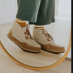 Minnetonka Torrey slipper boots